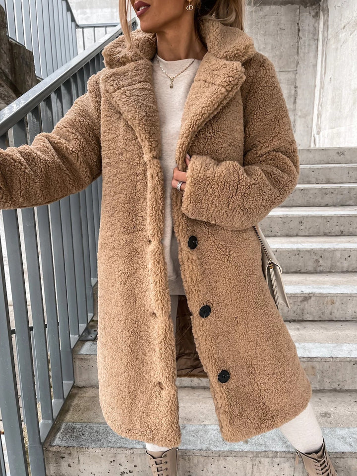 Damen Lange Teddy Faux-Shearling Knopf-Front Mantel mit Reverskragen – Montévia