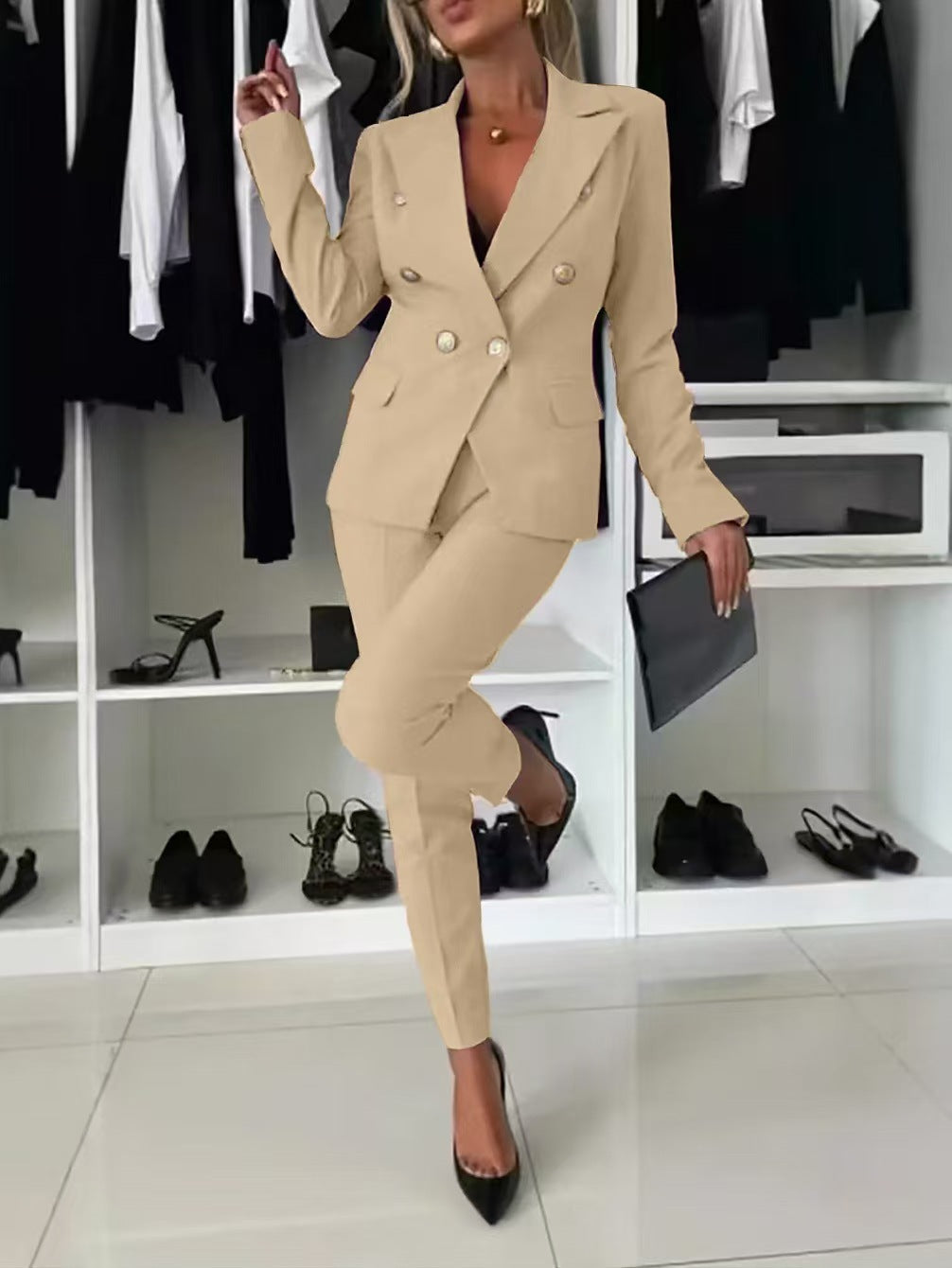 Damen nan taillierter Doppelreiher-Blazer mit schmaler Anzughose Echo Archiv