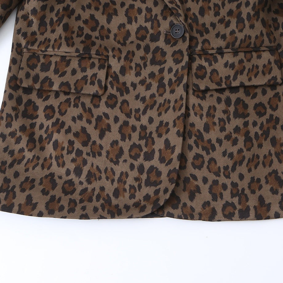 Damen Taillierter Blazer im Leoprint mit Revers und Pattentaschen Echo Archiv