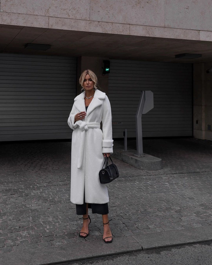 Damen Eleganter Maxi-Wollmantel mit Taillengürtel, breitem Revers und krempelbaren Manschetten Echo Archiv