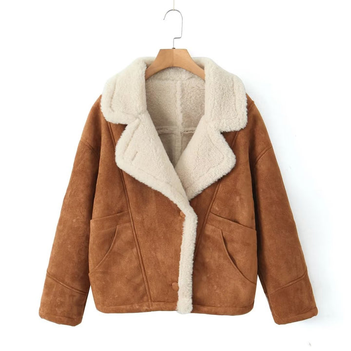 Damen Kurzgeschnittene Fliegerjacke aus Veloursimitat mit Teddyfutter und großem Revers Echo Archiv