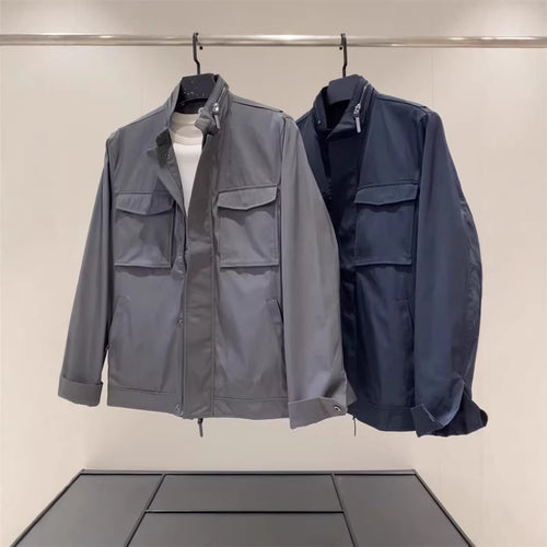 Herren Leichte Fieldjacke aus technischem Material mit aufgesetzten Pattentaschen und Stehkragen Echo Archiv
