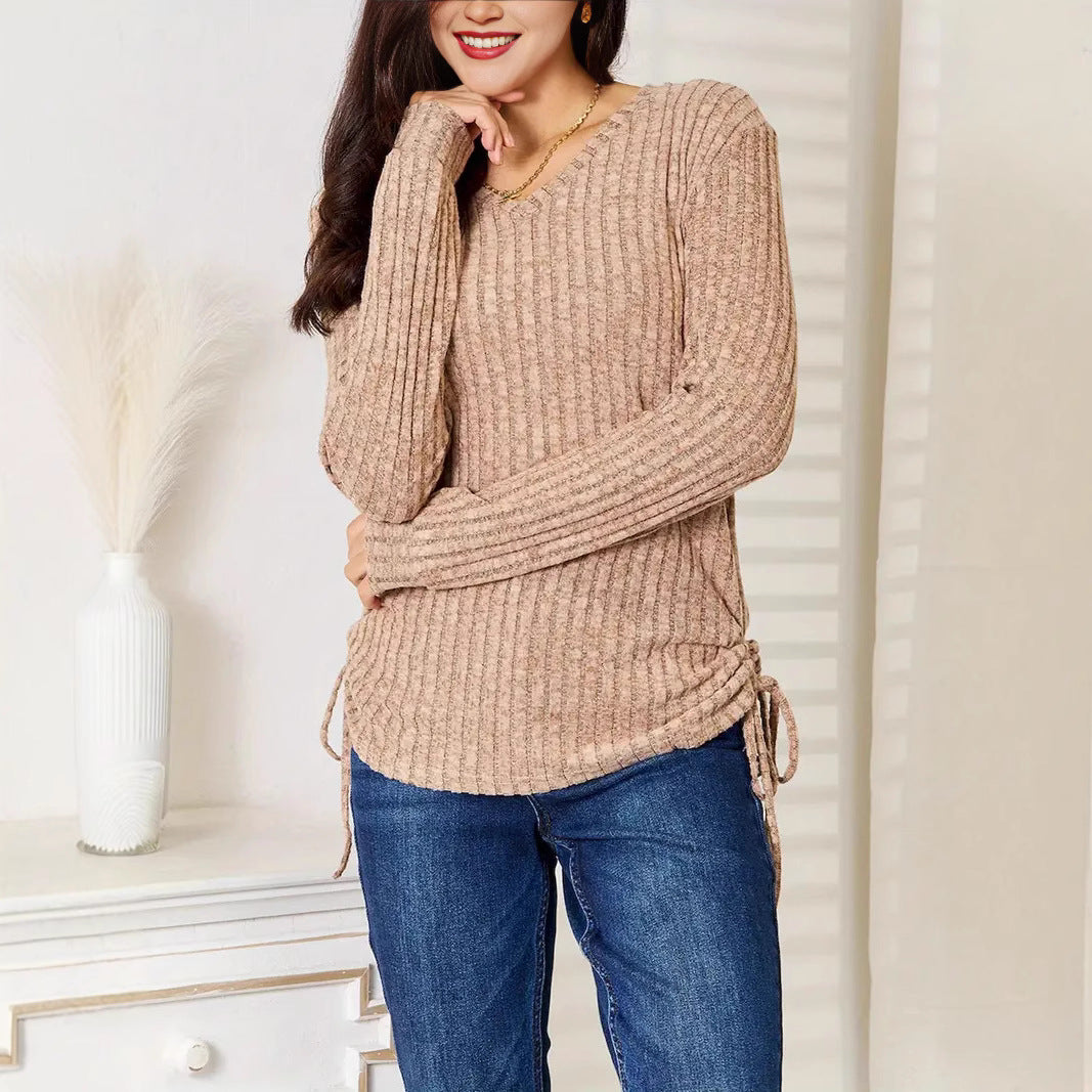 Damen Geripptes Feinstrick-Longsleeve mit V‑Ausschnitt und seitlichem Kordelzug Echo Archiv