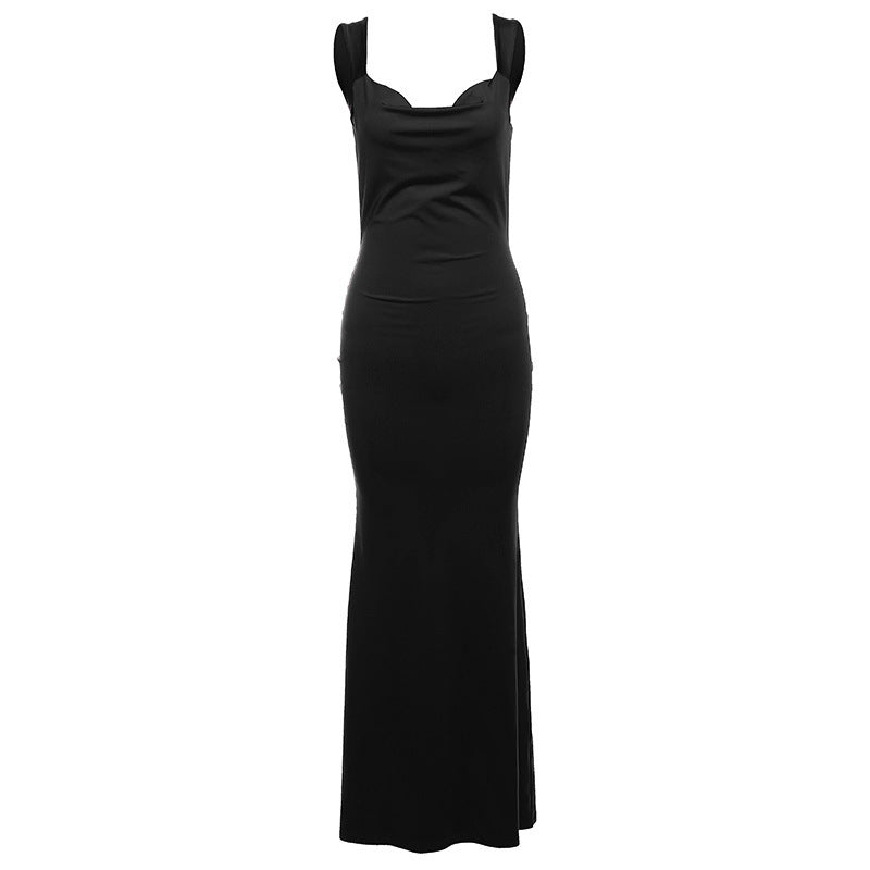 Damen Elegantes Maxikleid mit figurbetontem Schnitt und tiefem V-Ausschnitt Echo Archiv