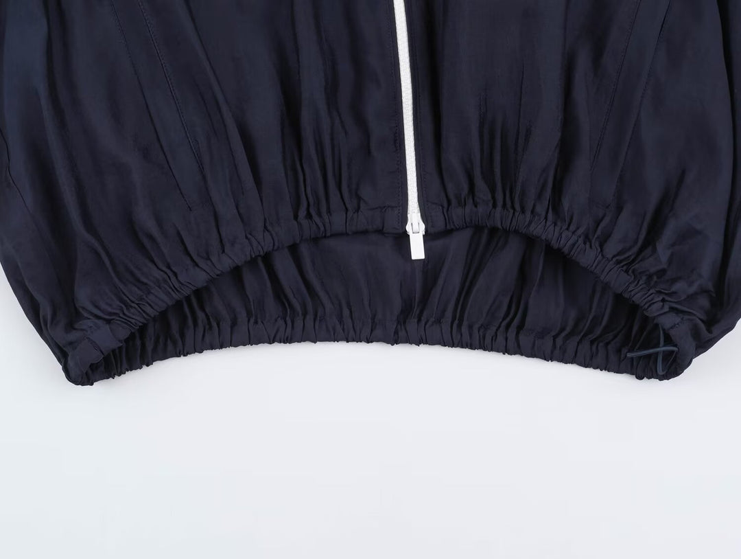 Damen Cropped Windbreaker-Jacke mit hohem Funnelkragen, Kontrastpaspel und elastischem Saum Echoarchiv