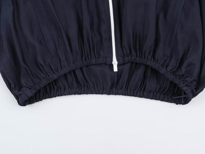 Damen Cropped Windbreaker-Jacke mit hohem Funnelkragen, Kontrastpaspel und elastischem Saum Echoarchiv