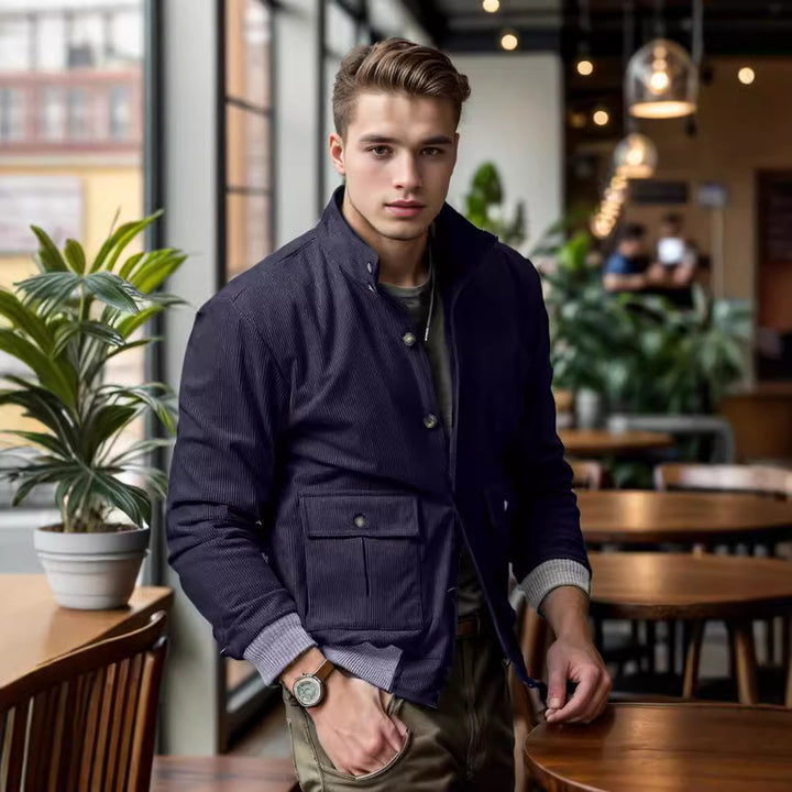 Herren moderne Steppjacke mit praktischen Taschen und hohem Kragen Echoarchiv