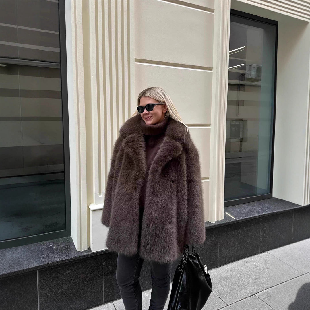 Damen Kurzer luxuriöser Kunstpelzmantel mit voluminösem Schalkragen und Boxy‑Silhouette Echo Archiv