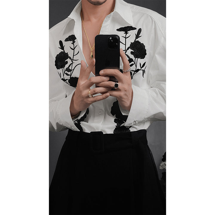 Herren Elegantes Langarmhemd mit floraler Stickerei Echoarchiv