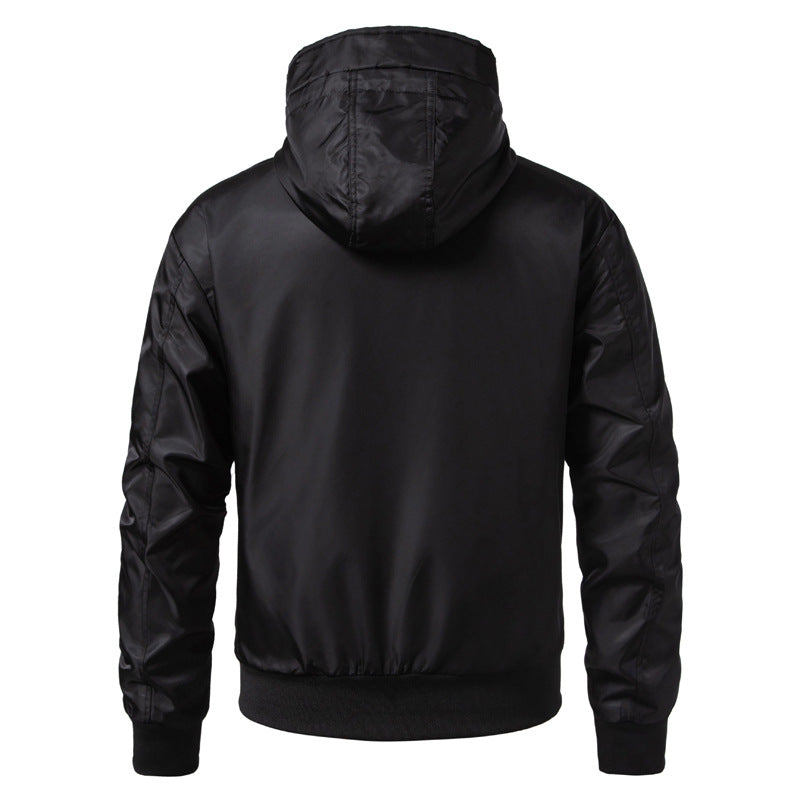 Herren Kapuzen-Bomberjacke im urbanen Retro‑Look mit Kontraststreifen, windabweisender Außenlage und Rippbündchen Echo Archiv