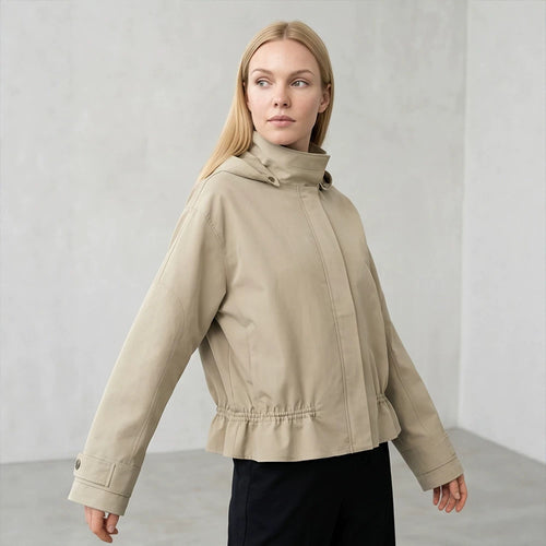 Damen Kurze vegane Lederjacke mit Kapuze, verdeckter Druckknopfleiste und Tunnelzugsaum Echoarchiv