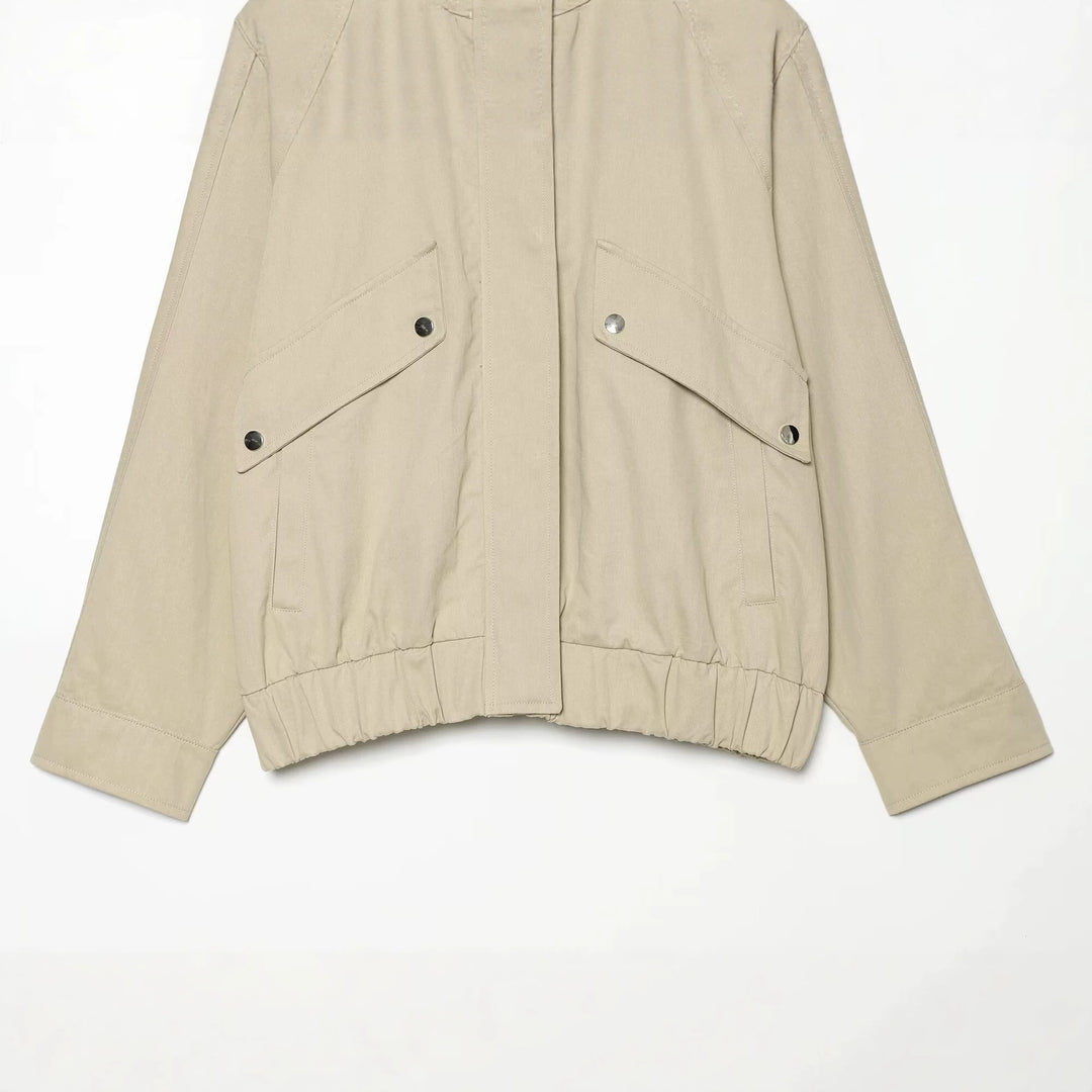 Damen Wasserabweisende Cropped-Utility-Jacke mit hohem Stehkragen und Karodetail an den Ärmelaufschlägen Echo Archiv
