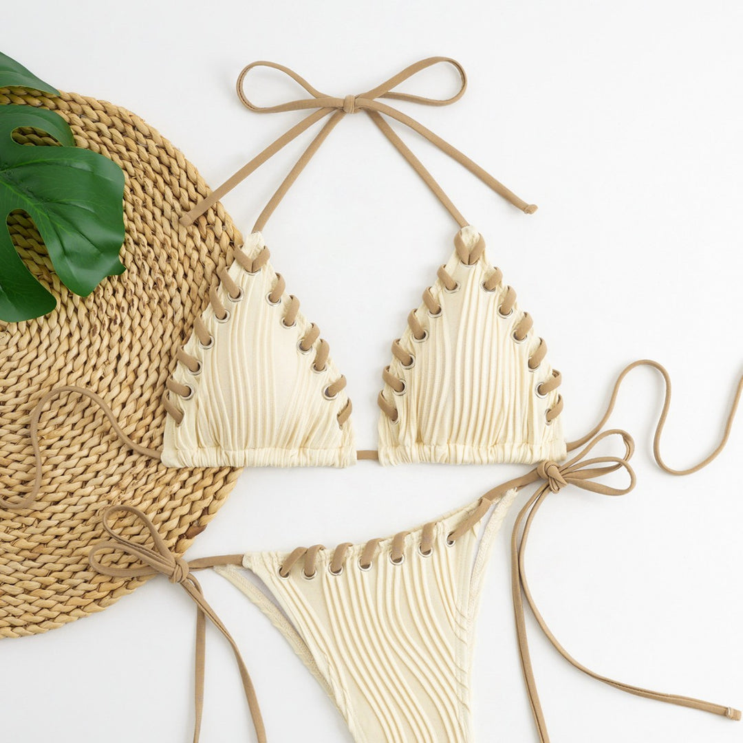 Damen Triangel-Bikini mit raffinierten Schnürdetails und moderner Rippstruktur Echo Archiv