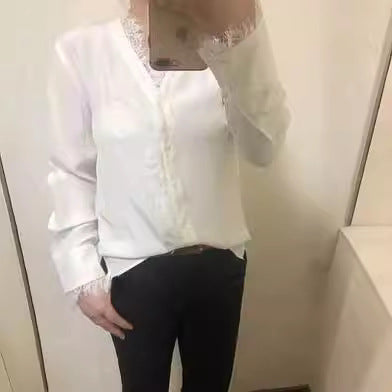 Damen Elegante Bluse mit Spitzenverzierung Echoarchiv