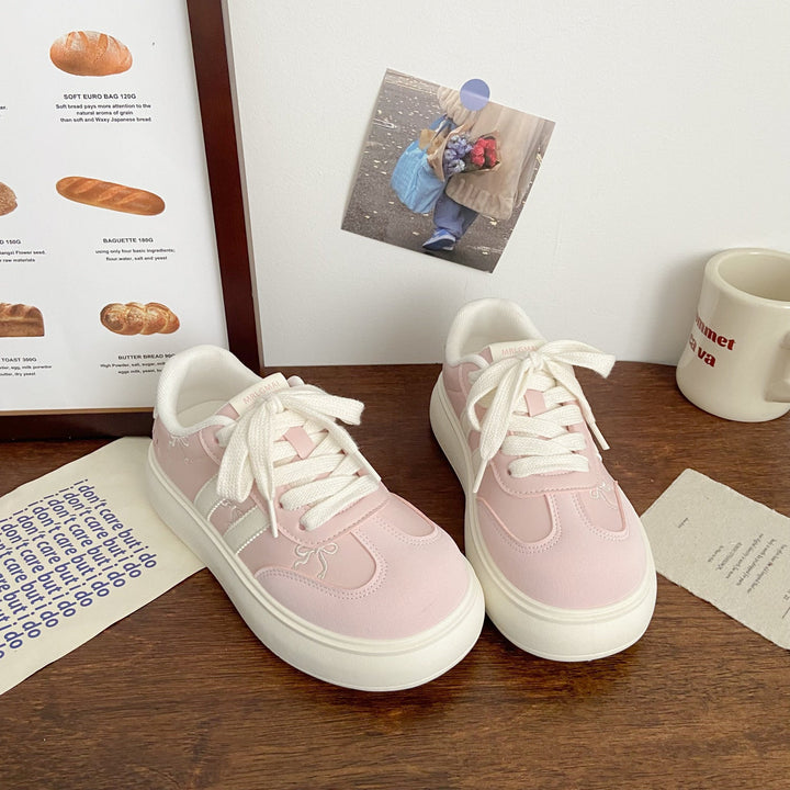 Damen Sportliche Plateau-Sneakers mit verspielten Applikationen Echo Archiv