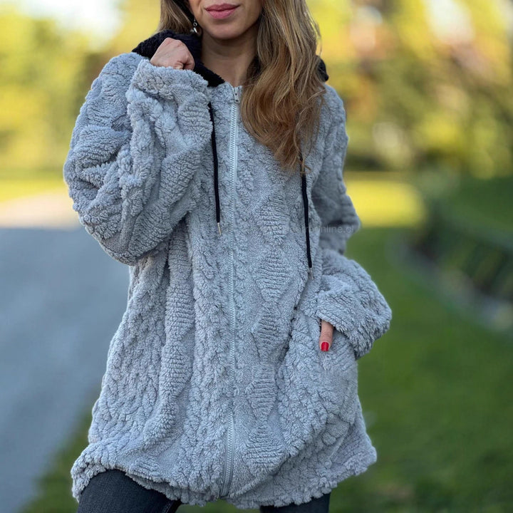 Damen nan oversized Teddy-Manteljacke mit Kontrastkapuze, Reißverschluss und Eingrifftaschen Echo Archiv