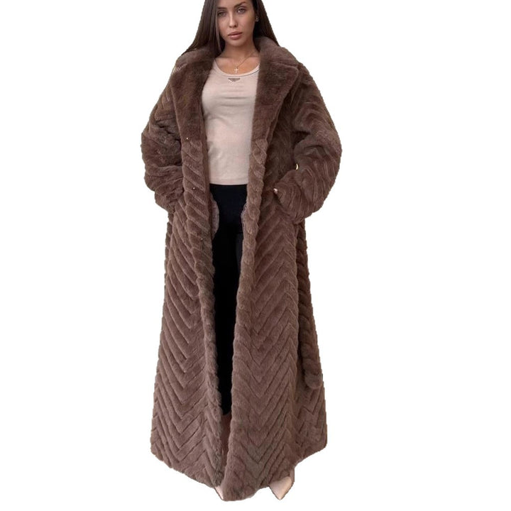 Damen Maxi-Kunstfellmantel mit Kapuze und Chevron-Steppung Echoarchiv