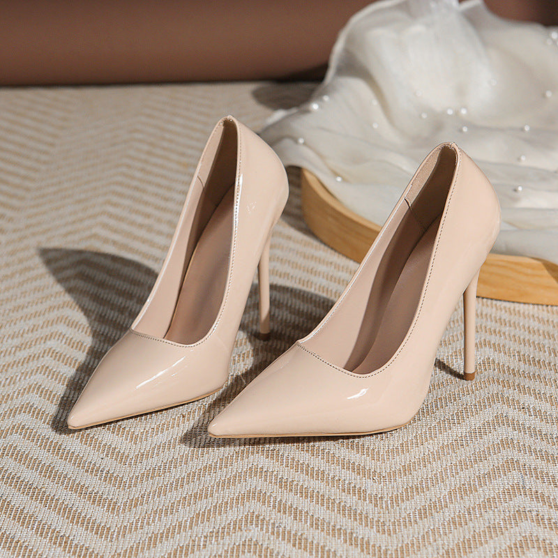 Damen Elegante spitz zulaufende Lackpumps mit extra hohem Stilettoabsatz – Lioré