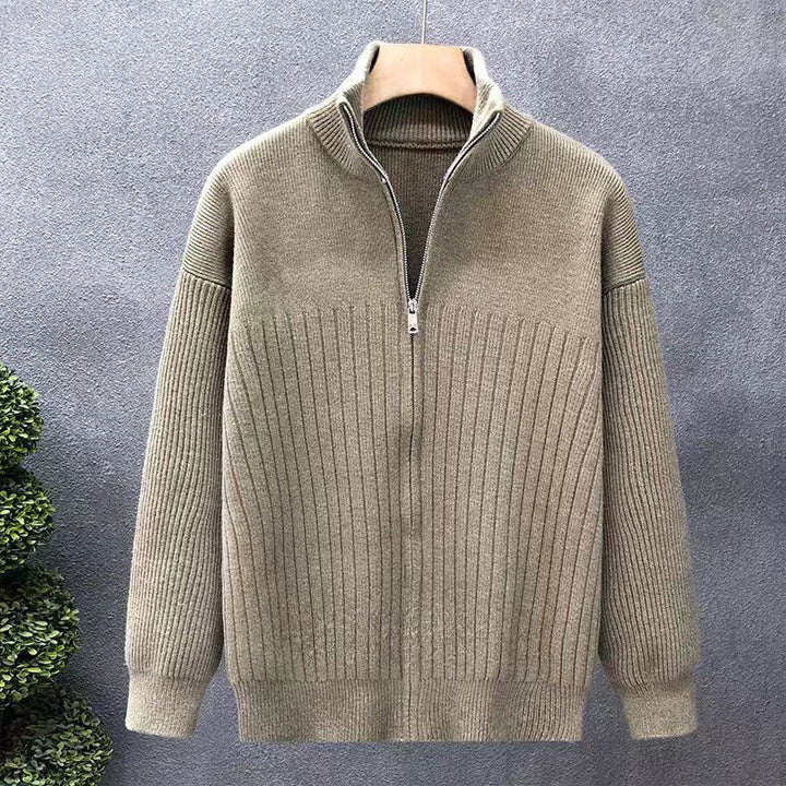 Herren Oversize Feinstrick-Pullover mit halbem Reißverschluss und markanter Rippenstruktur Echoarchiv