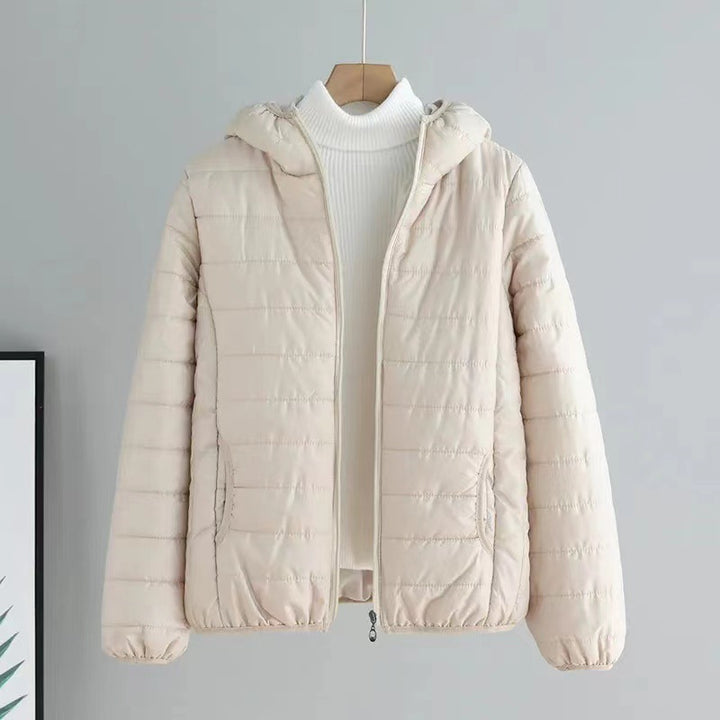 Damen leichte gesteppte Kapuzenjacke mit Thermoisolierung – Célinea