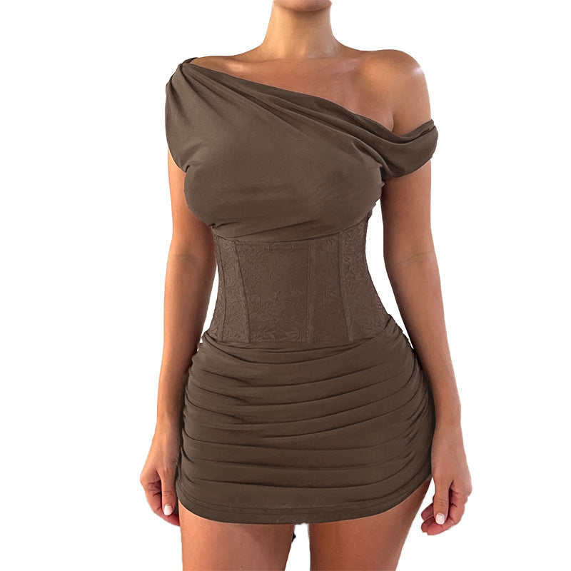 Damen Cocktailkleid mit asymmetrischem Ausschnitt und figurformendem Design Echo Archiv