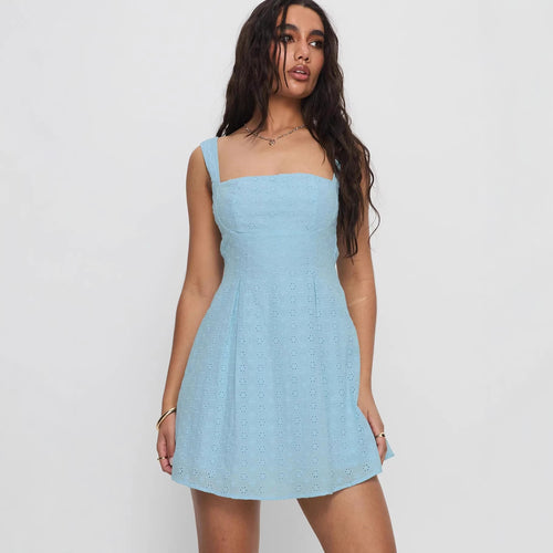 Damen Sommerliches Minikleid mit zauberhaftem Blütenmuster und verstellbaren Trägern Echo Archiv