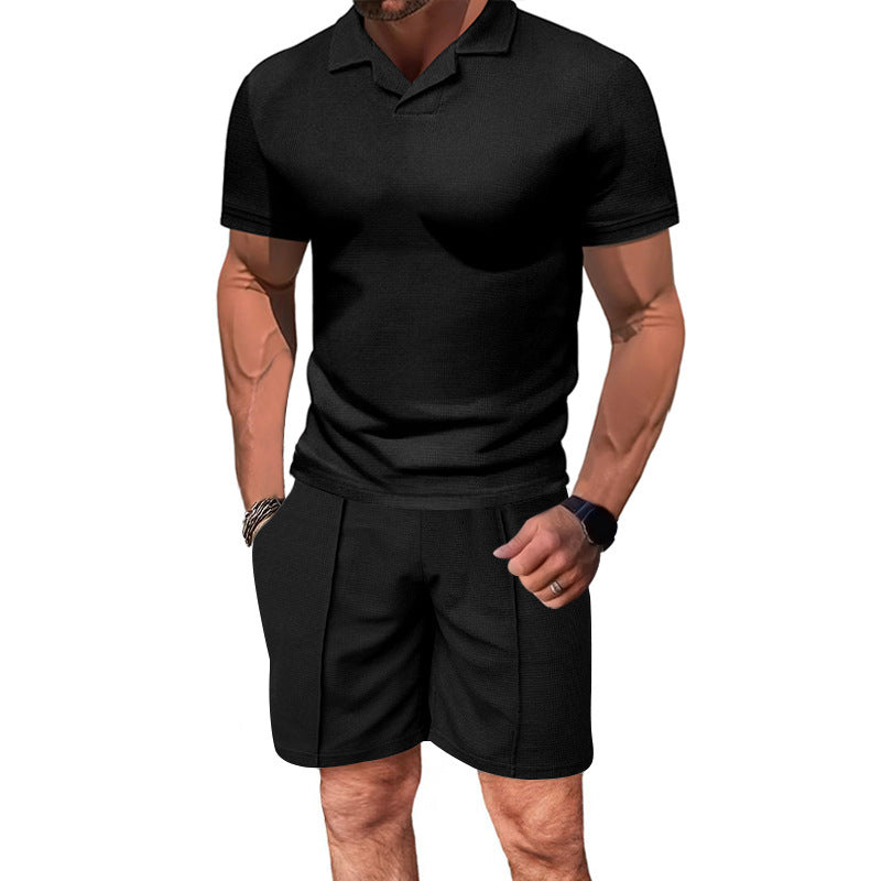 Herren Poloshirt und Shorts Set aus atmungsaktivem Stretchmaterial mit modernen Akzenten Echoarchiv
