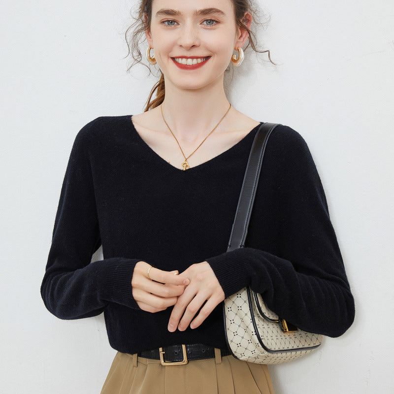 Damen Kuscheliger V‑Ausschnitt Feinstrickpullover aus Mohair‑Mix mit flauschiger Oberfläche Echoarchiv