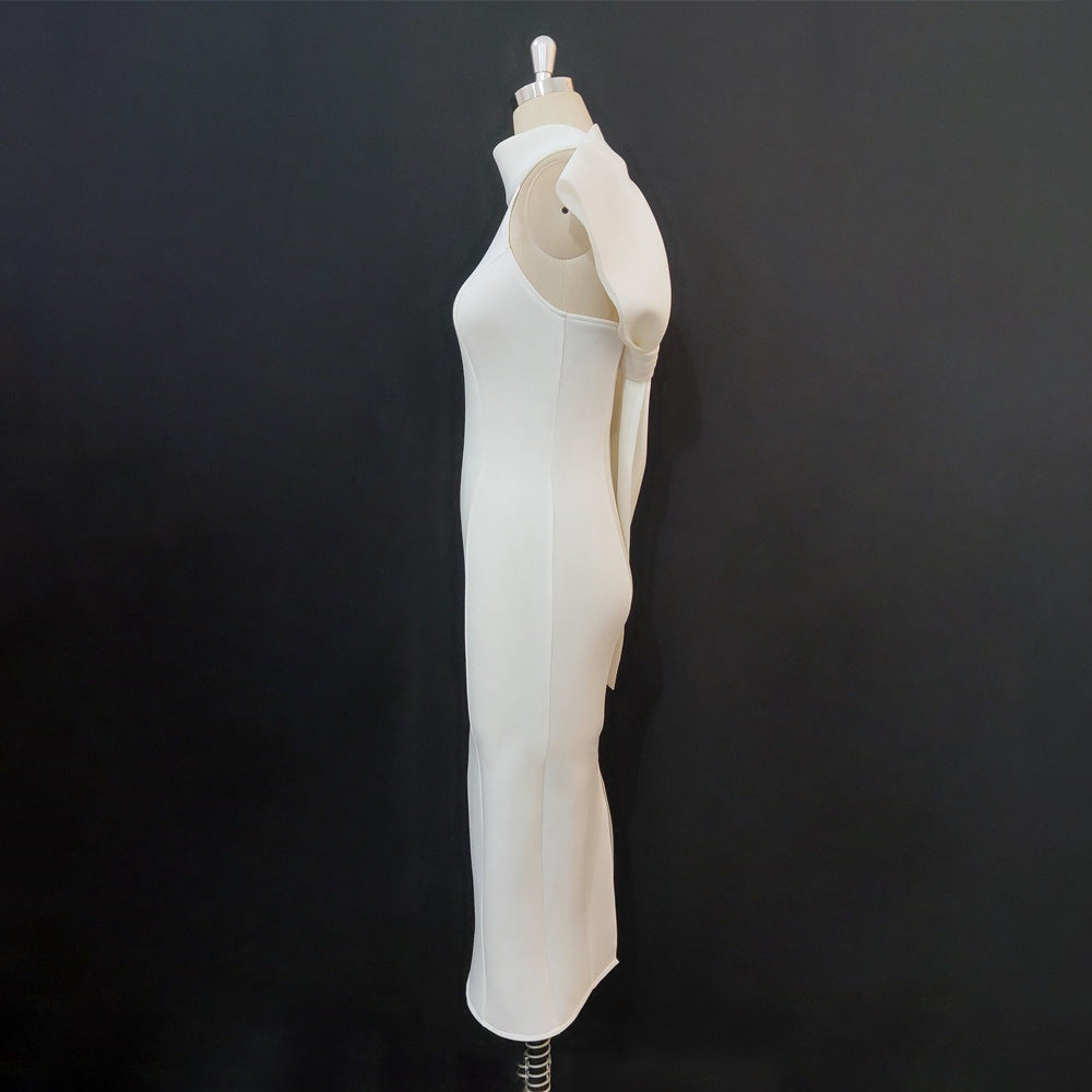 Damen Elegantes Midi-Kleid mit asymmetrischem Halsausschnitt und innovativem Rüschendetail Echo Archiv