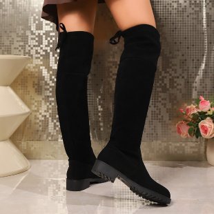 Damen Overknee‑Stiefel aus Veloursoptik mit niedrigem Blockabsatz und profilierter Gummisohle – Lioré