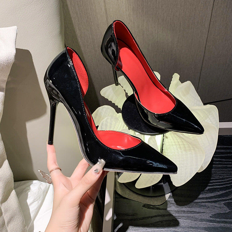 Damen Elegante spitze Lack-Pumps mit Cut-Out-Fersenpartie und schlankem Stilettoabsatz – Lioré