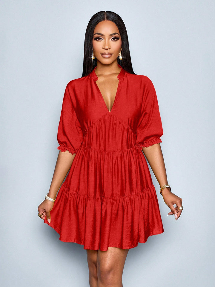 Damen Stufiges Mini‑Kleid mit V‑Ausschnitt und gerafften Dreiviertelärmeln Echo Archiv