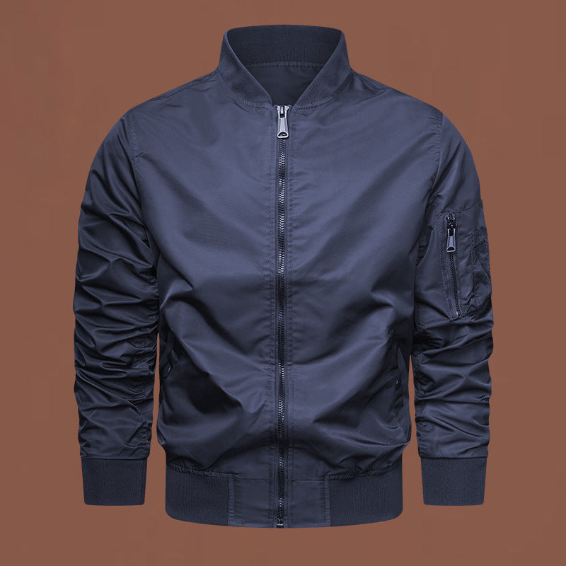 Herren nan urbaner Nylon-Bomber mit schlanker Silhouette, Ärmeltasche und windabweisender Außenhülle Echo Archiv