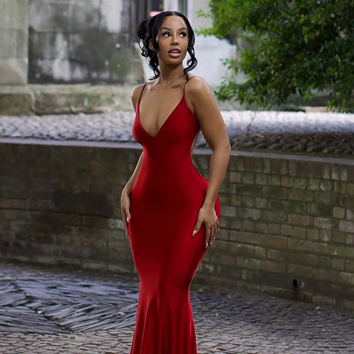 Damen figurbetontes Maxikleid mit tiefem V-Ausschnitt und einem eleganten Materialmix Echo Archiv