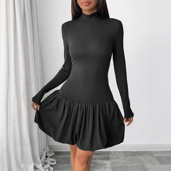 Damen Langes Kleid mit Rüschen- und Rollkragen Echo Archiv