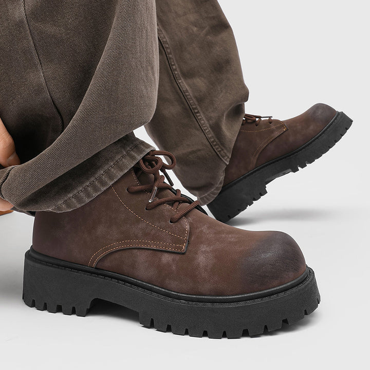 Herren Schnür-Boots im Combat‑Stil mit markanter Profilsohle Echoarchiv