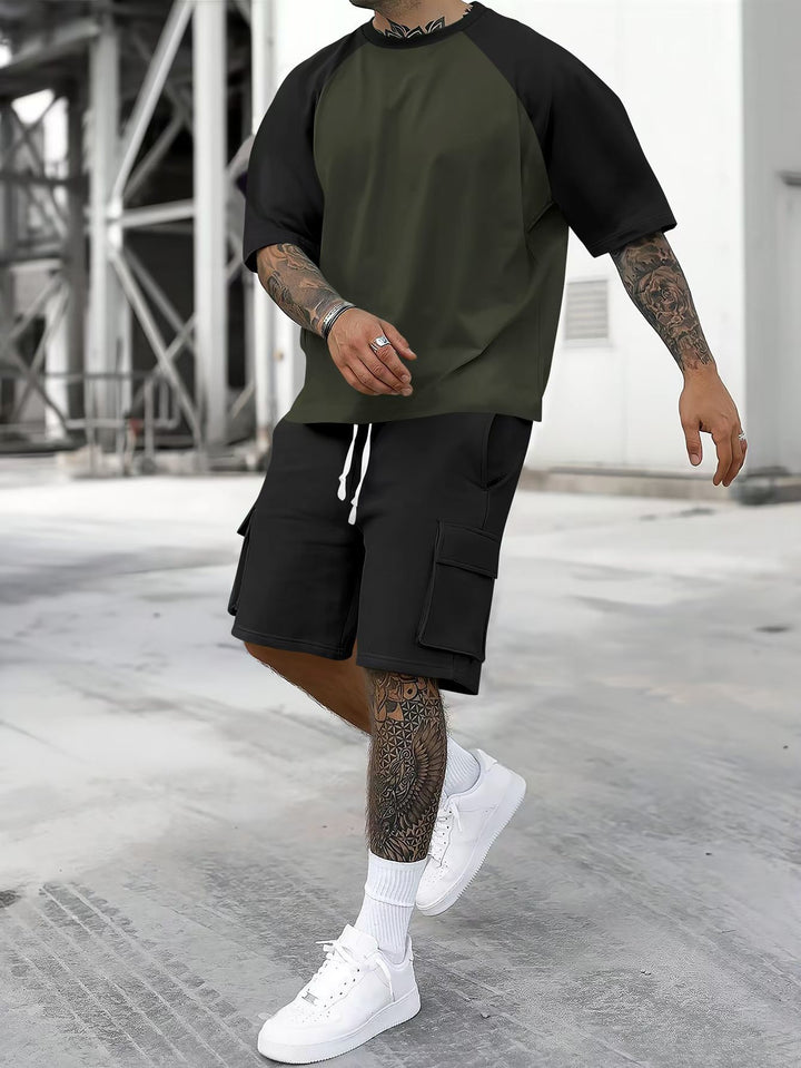 Herren Sportliches T-Shirt und Cargo-Shorts Set mit Kontrastärmel und praktischen Taschen Echoarchiv