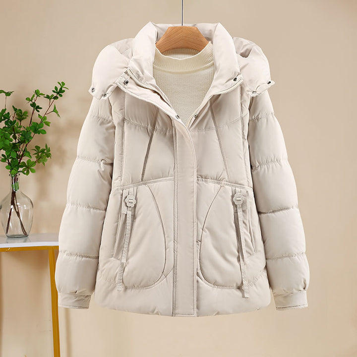 Damen Kurzjacke im Puffer‑Look mit Kapuze, taillierender Schnitt und Reißverschluss Echo Archiv