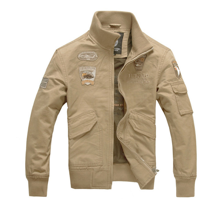 Herren nan Field‑Bomberjacke im Pilotenstil mit gestickten Emblemen, Rippenkragen und multifunktionaler Ärmeltasche Echo Archiv