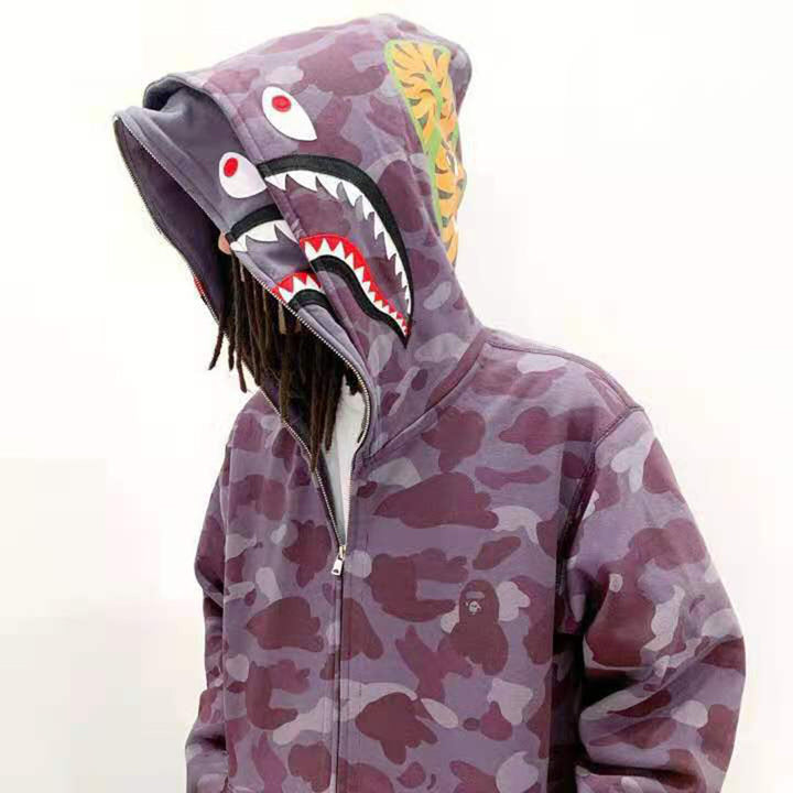 Herren Kapuzenjacke mit einzigartigem Camouflage-Design und einem auffälligen Reißverschluss Echoarchiv