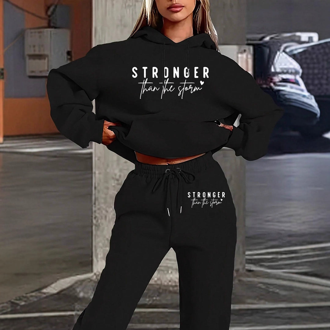 Damen Cropped-Hoodie und Jogginghose Set mit Statement-Print, Kängurutasche und elastischem Bund – Auréline