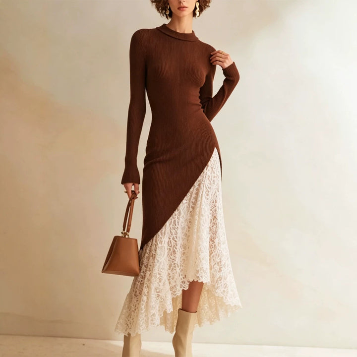 Damen Midikleid aus tailliertem Feinstrick mit asymmetrischem Spitzen-Volant Echoarchiv