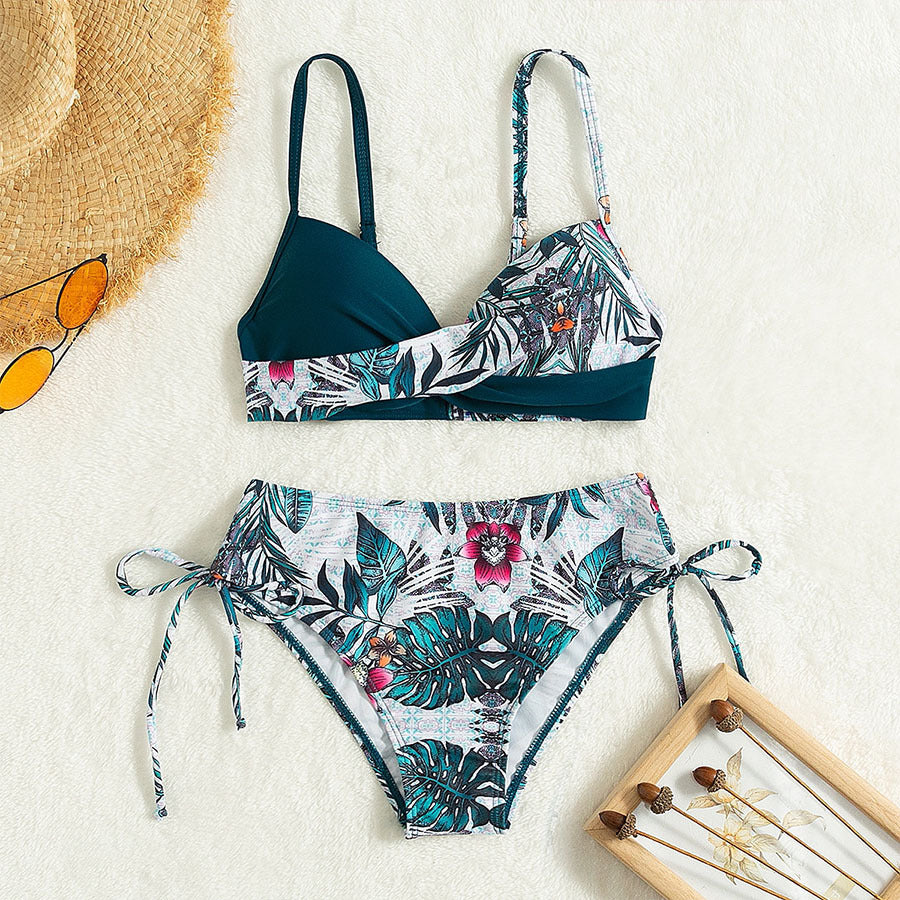 Damen Design-Bikini mit modernem Wickel-Detail Echo Archiv