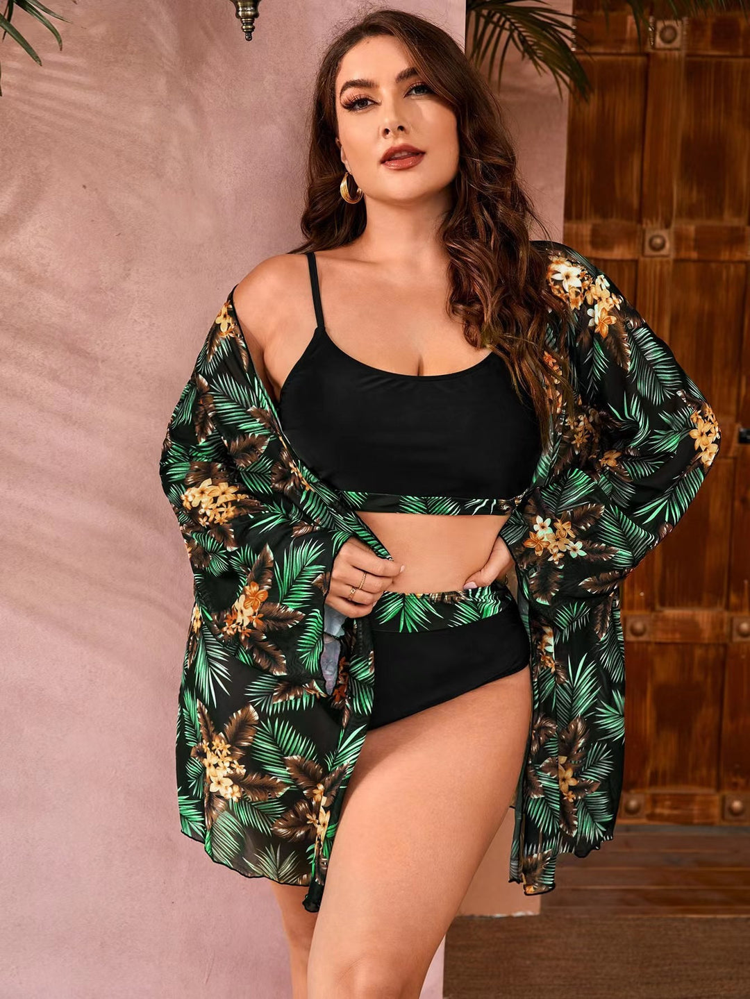Damen Stilvolle Bademode mit leichtem Kimono Echo Archiv