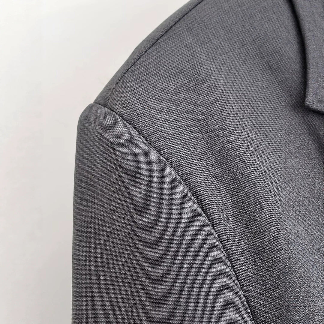 Damen Kurze Jacke mit Stehkragen, dekorativen Froschverschlüssen und boxy Schnitt Echoarchiv