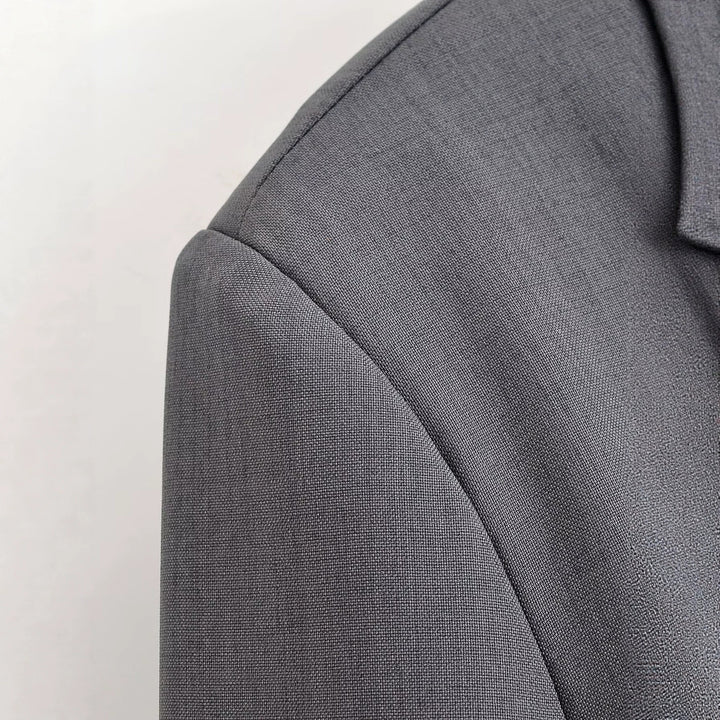 Damen Kurze Jacke mit Stehkragen, dekorativen Froschverschlüssen und boxy Schnitt Echoarchiv