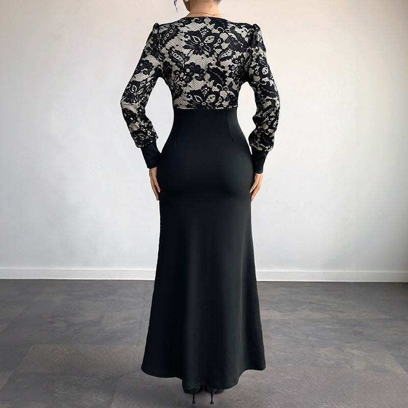 Damen Figurbetontes Maxikleid mit Spitzenoberteil, V‑Ausschnitt und Zierknopfleiste Echoarchiv