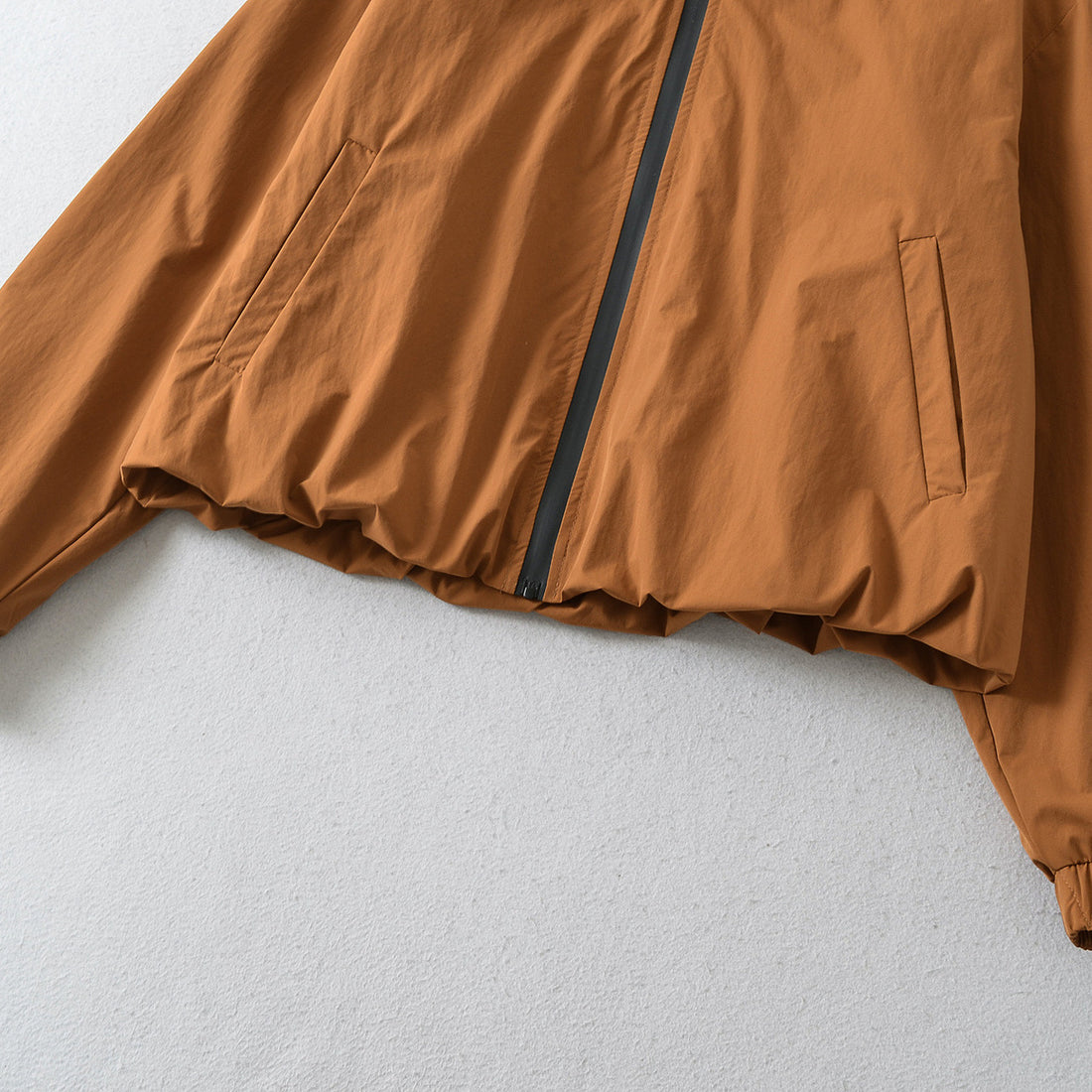Damen Cropped Übergangsjacke mit Kapuze, Tunnelzug und elastischem Saum Echoarchiv