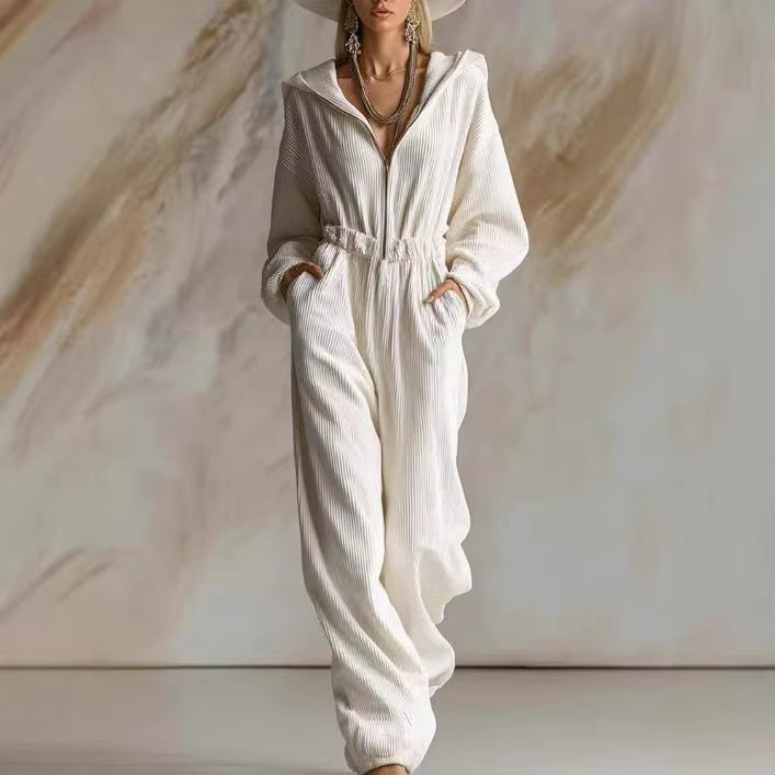 Damen Plissierter Kapuzen-Jumpsuit mit Reißverschluss und elastischer Taille – Solévia
