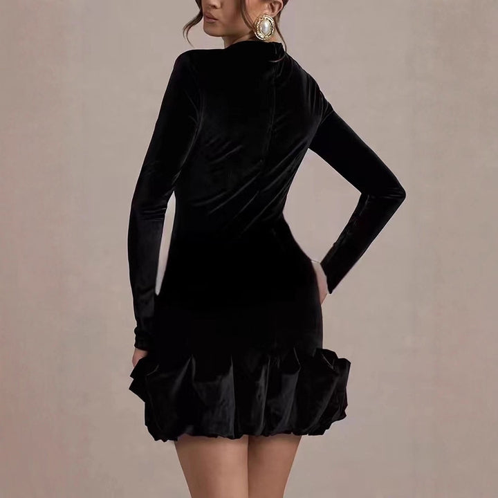 Damen Figurbetontes Cocktail-Minikleid aus Samt mit Volantkante und Langarm – Élara